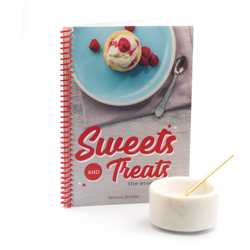 Sweets & Treats the Essential Way : Recipe Book with Tenina Holder
