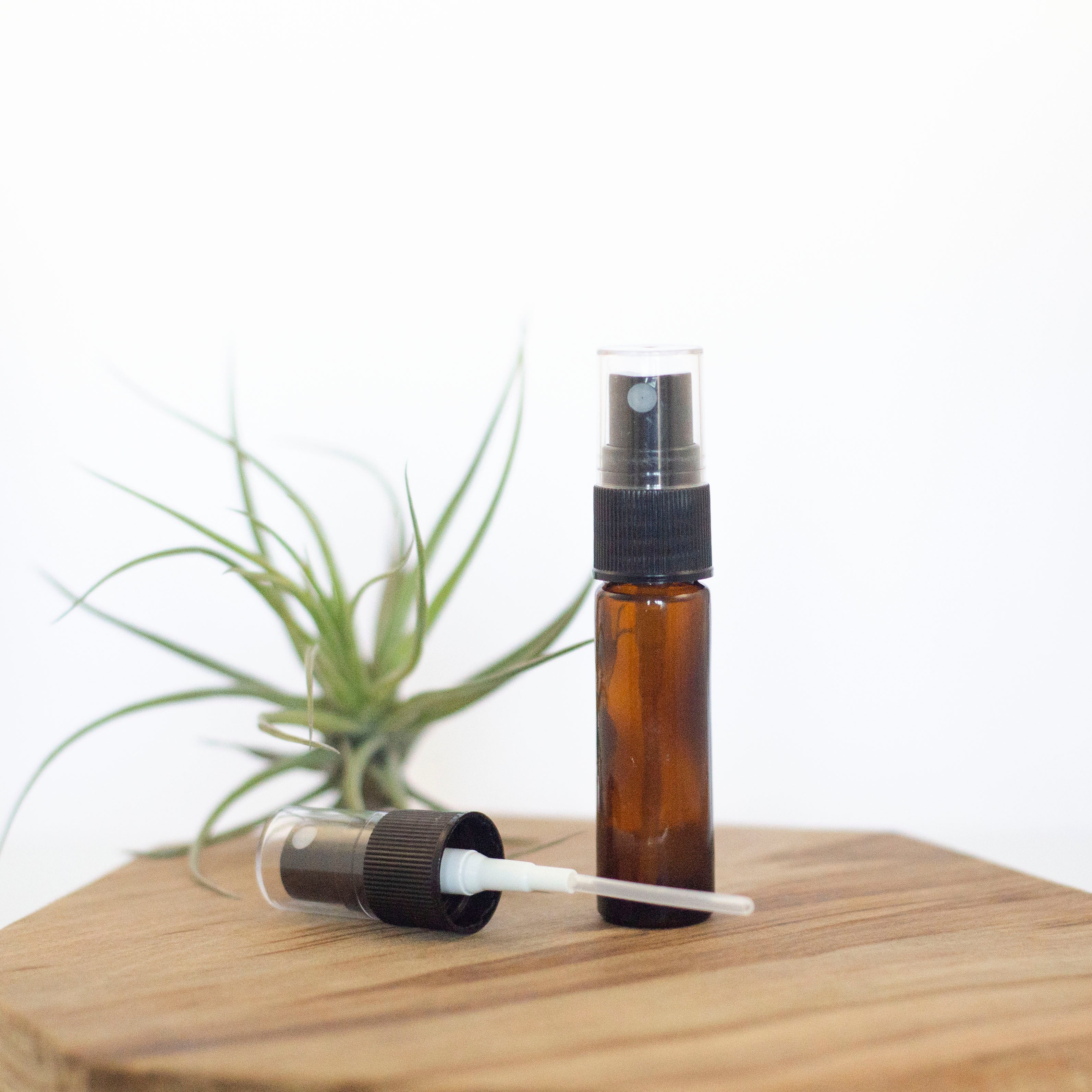 Fine Misting Spray Tops : 5 pack (to fit 5 & 10ml roller bottles) Fitment